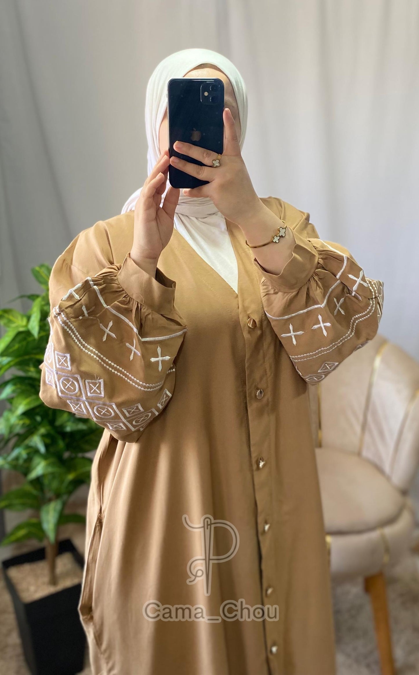 Robe brodée ⭐