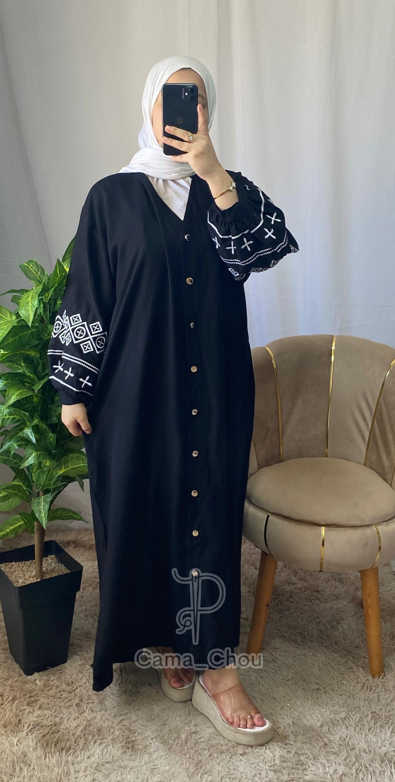 Robe brodée ⭐