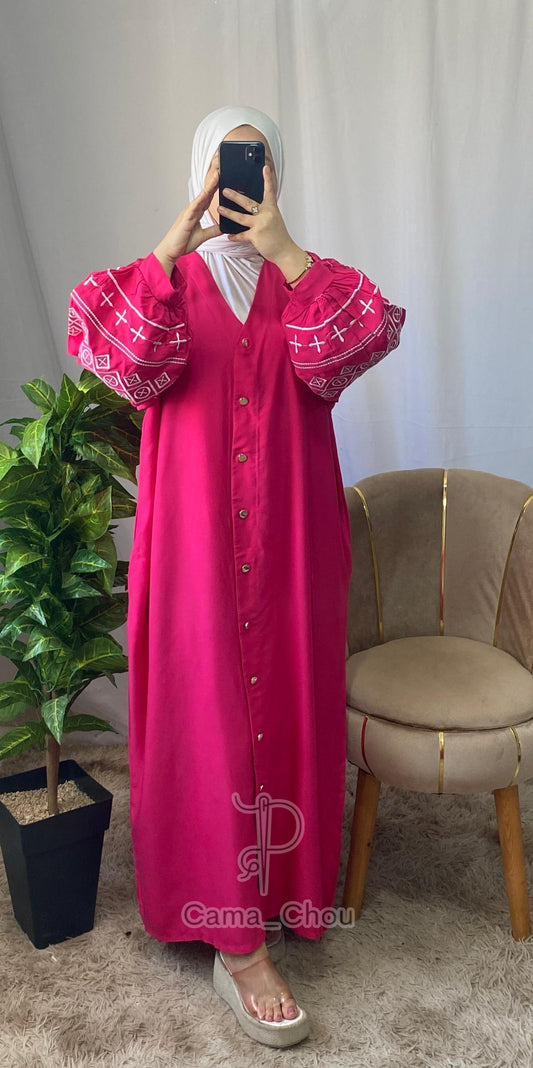 Robe brodée ⭐