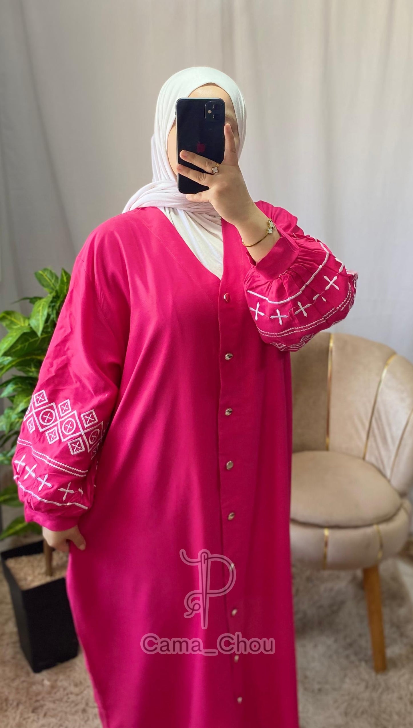 Robe brodée ⭐