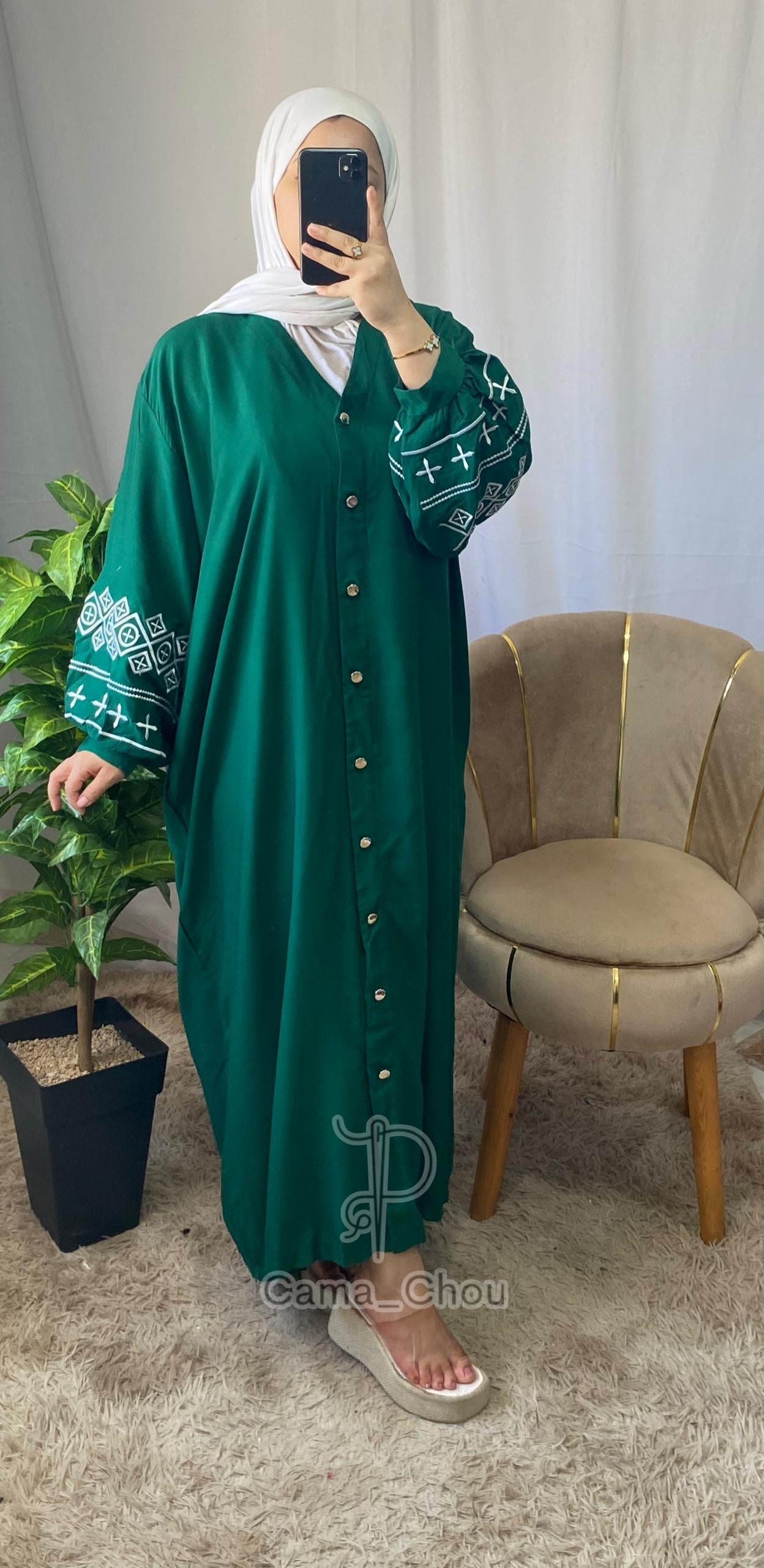 Robe brodée ⭐