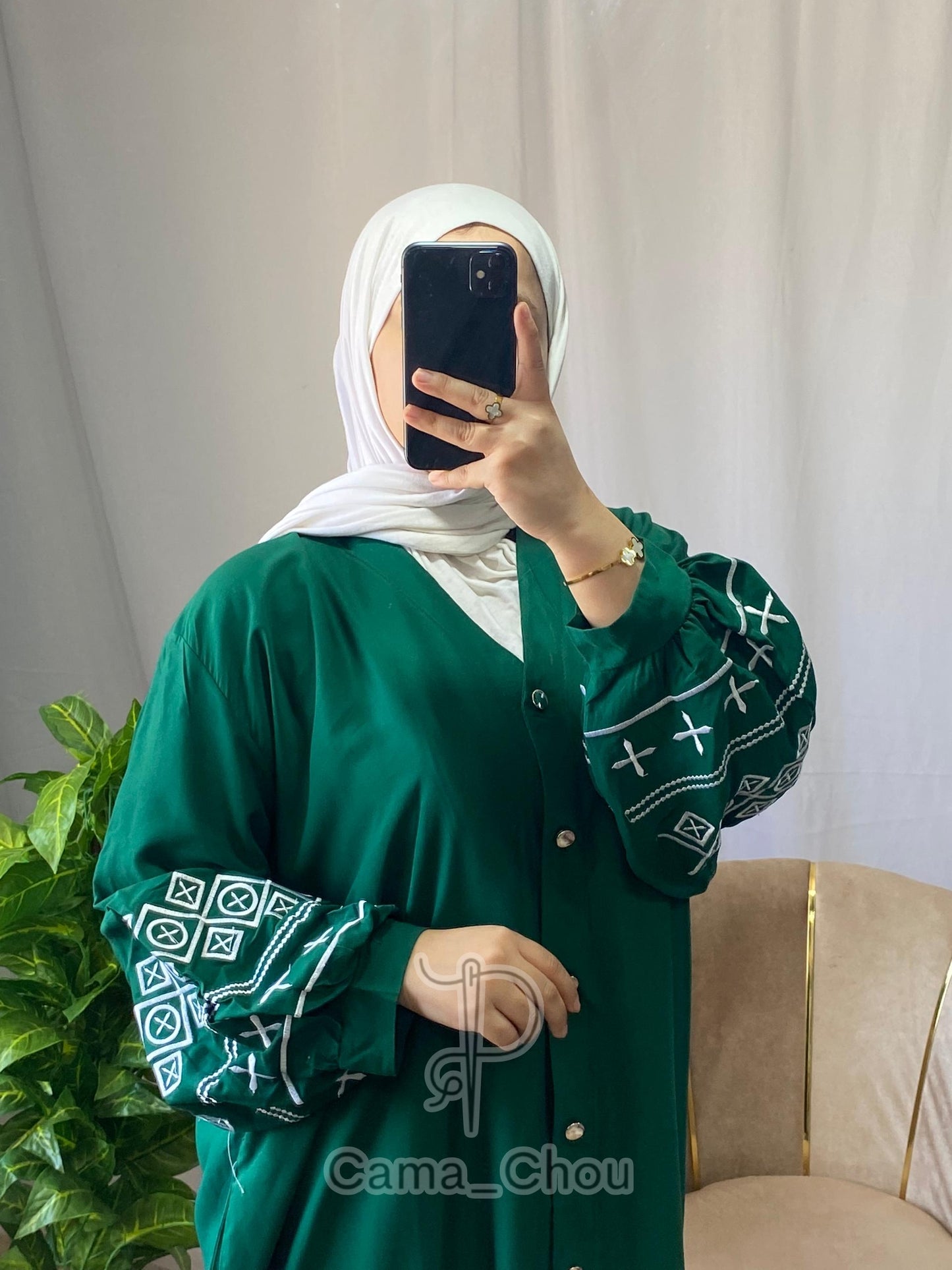 Robe brodée ⭐