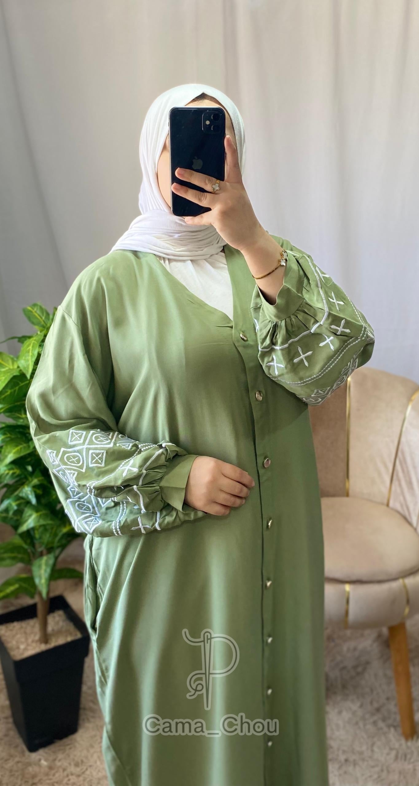 Robe brodée ⭐