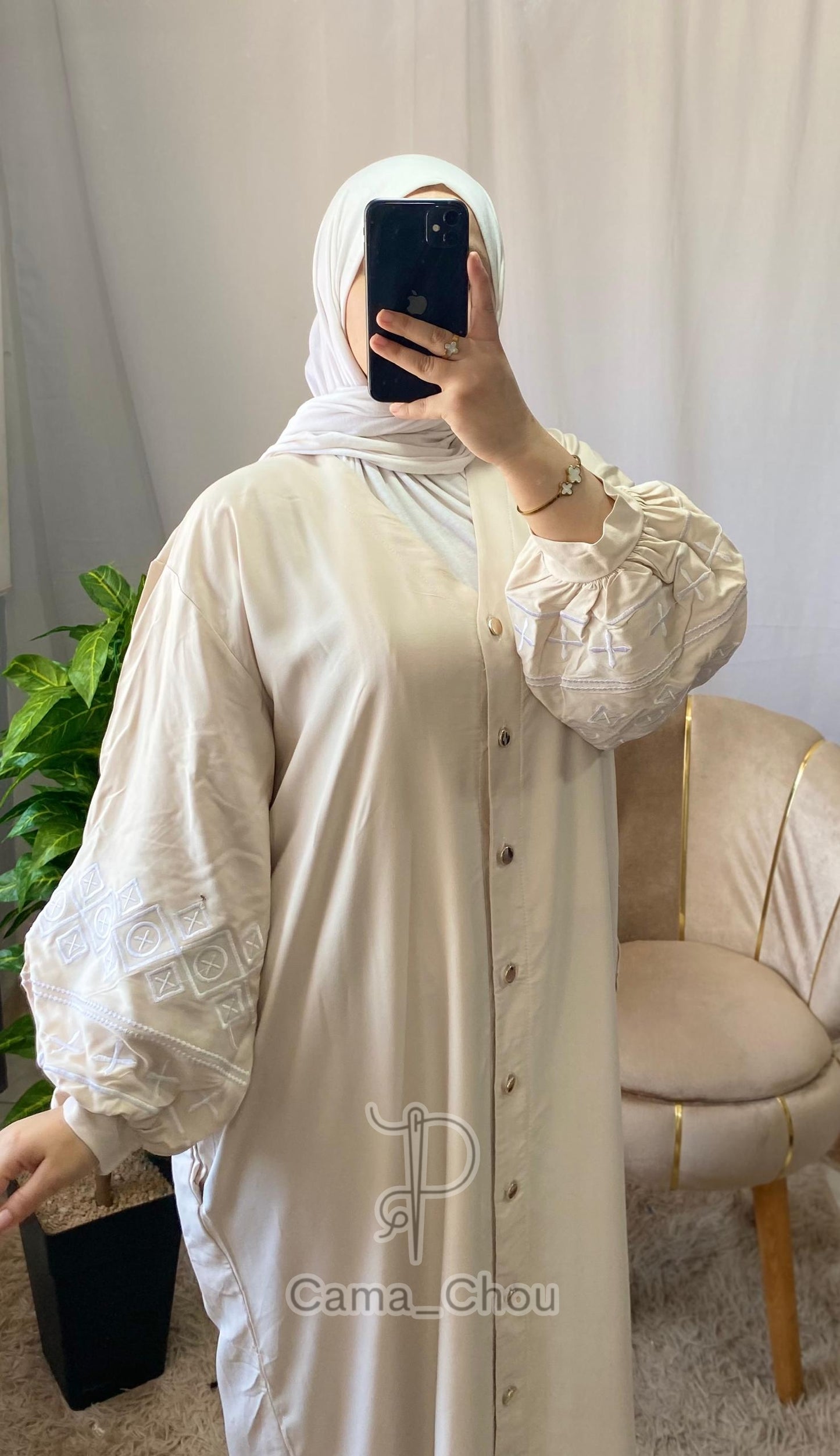Robe brodée ⭐