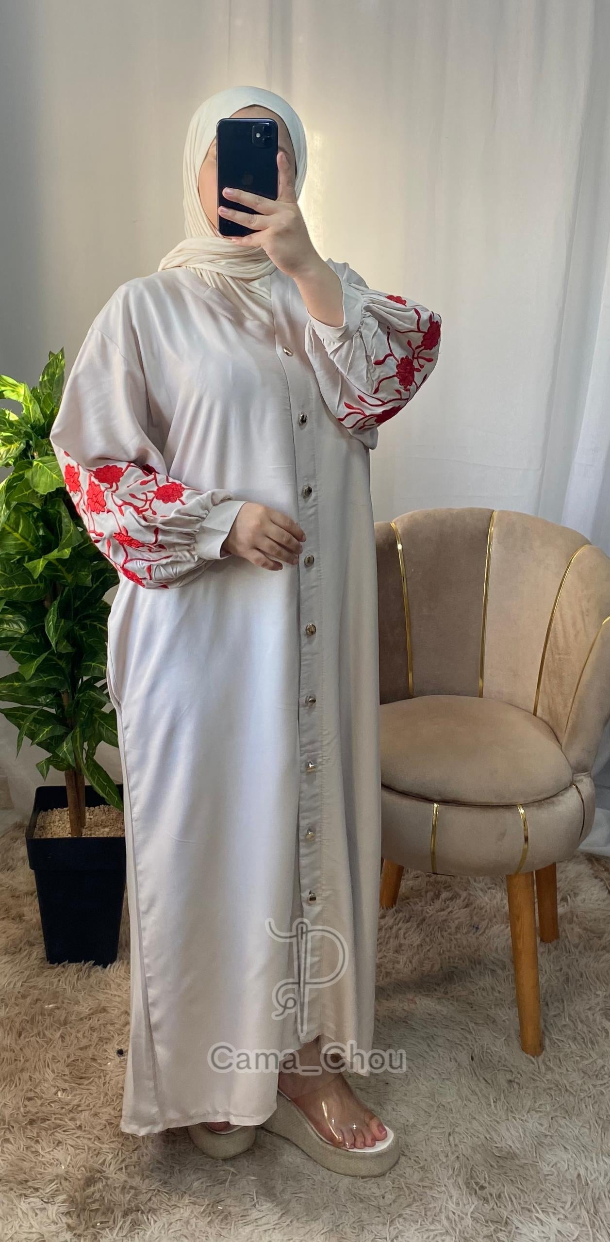 Robe brodée ✨